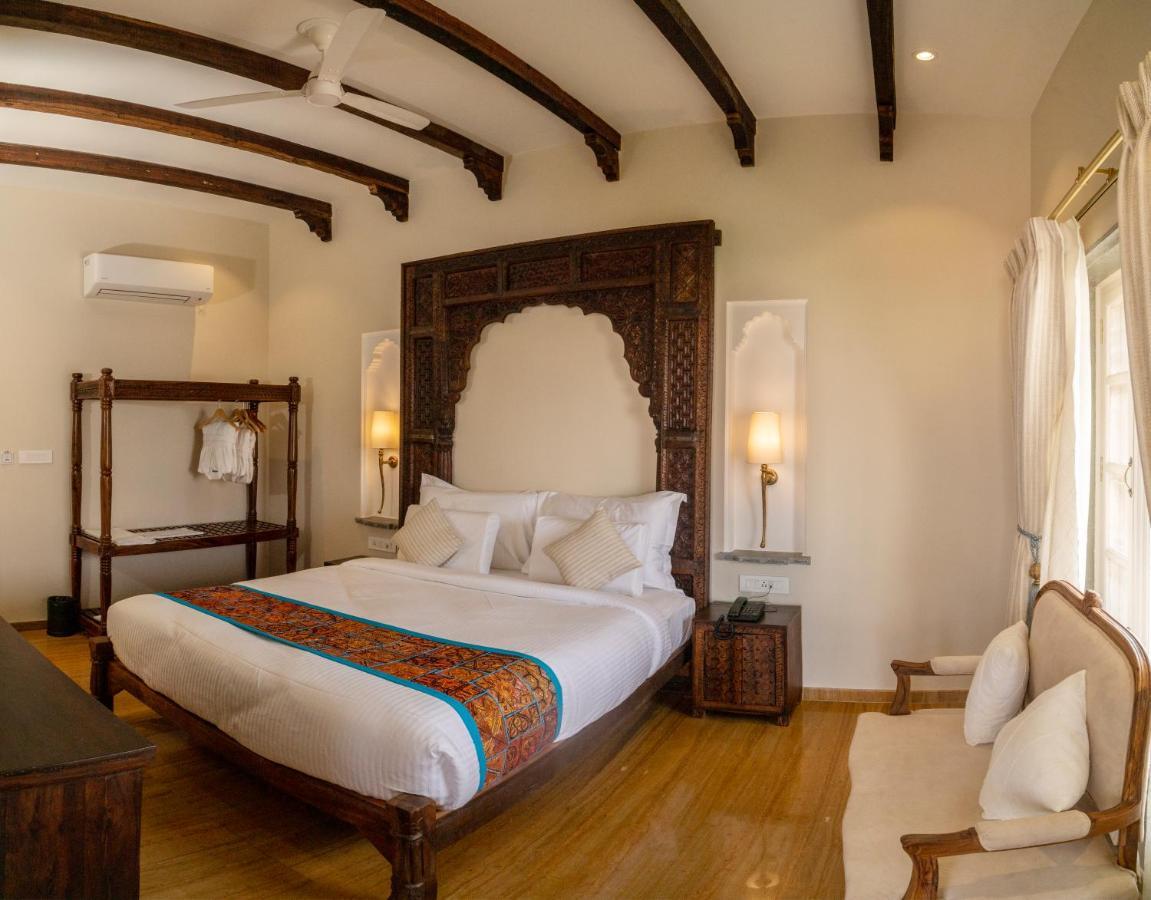 Khamma Ghani A Boutique Hotel อุเดเปอร์ ภายนอก รูปภาพ