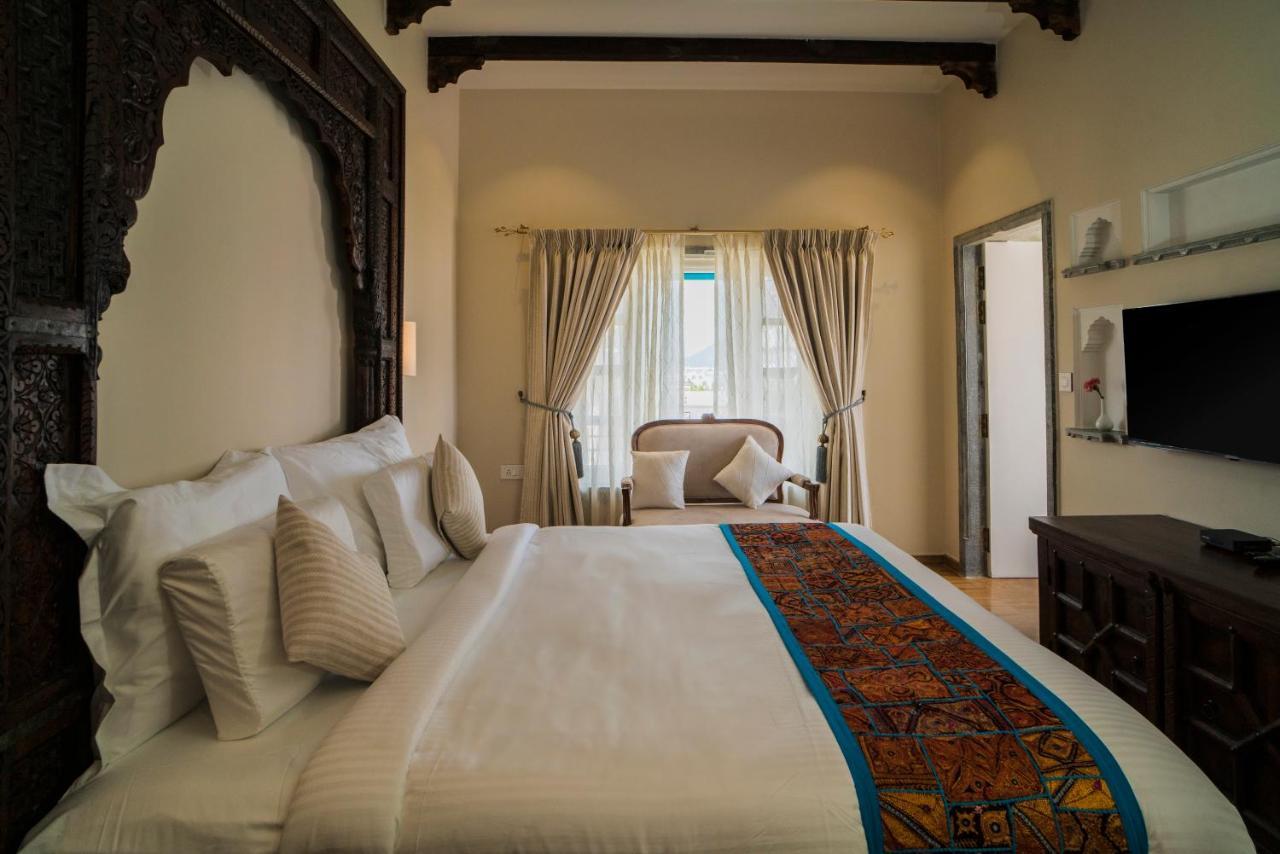 Khamma Ghani A Boutique Hotel อุเดเปอร์ ภายนอก รูปภาพ