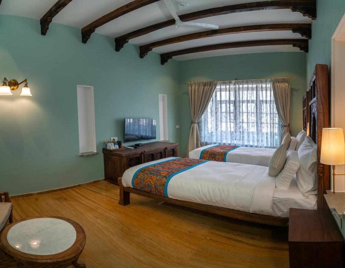 Khamma Ghani A Boutique Hotel อุเดเปอร์ ภายนอก รูปภาพ