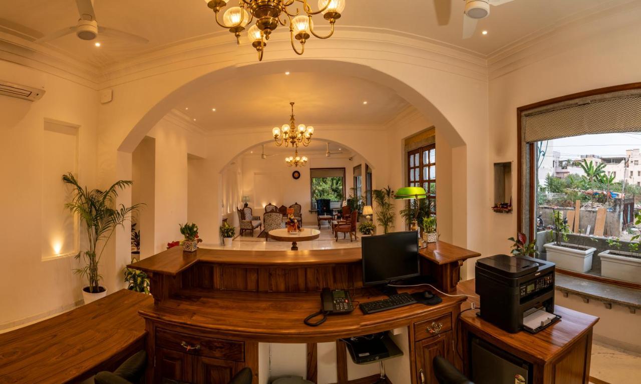 Khamma Ghani A Boutique Hotel อุเดเปอร์ ภายนอก รูปภาพ