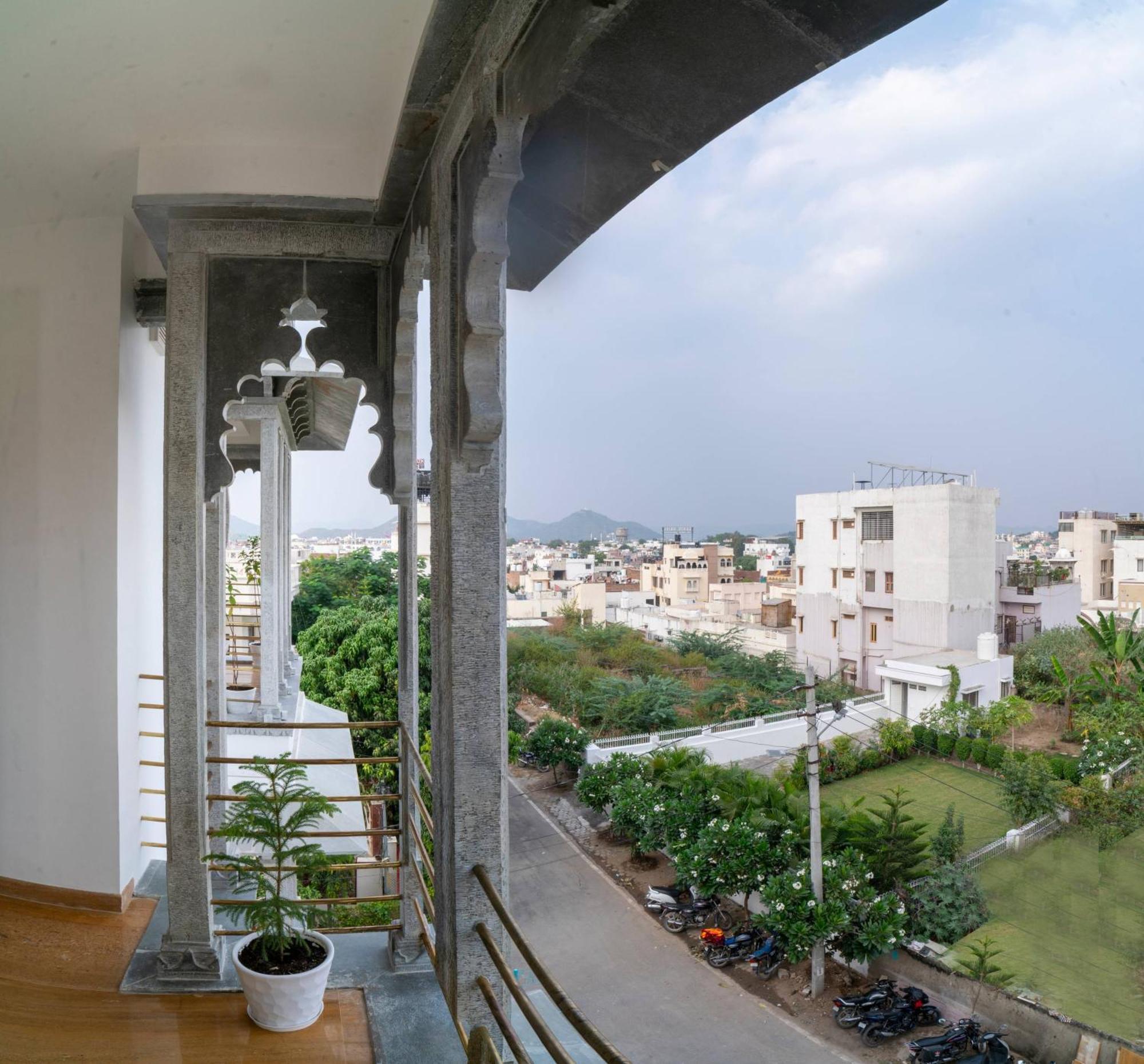 Khamma Ghani A Boutique Hotel อุเดเปอร์ ภายนอก รูปภาพ