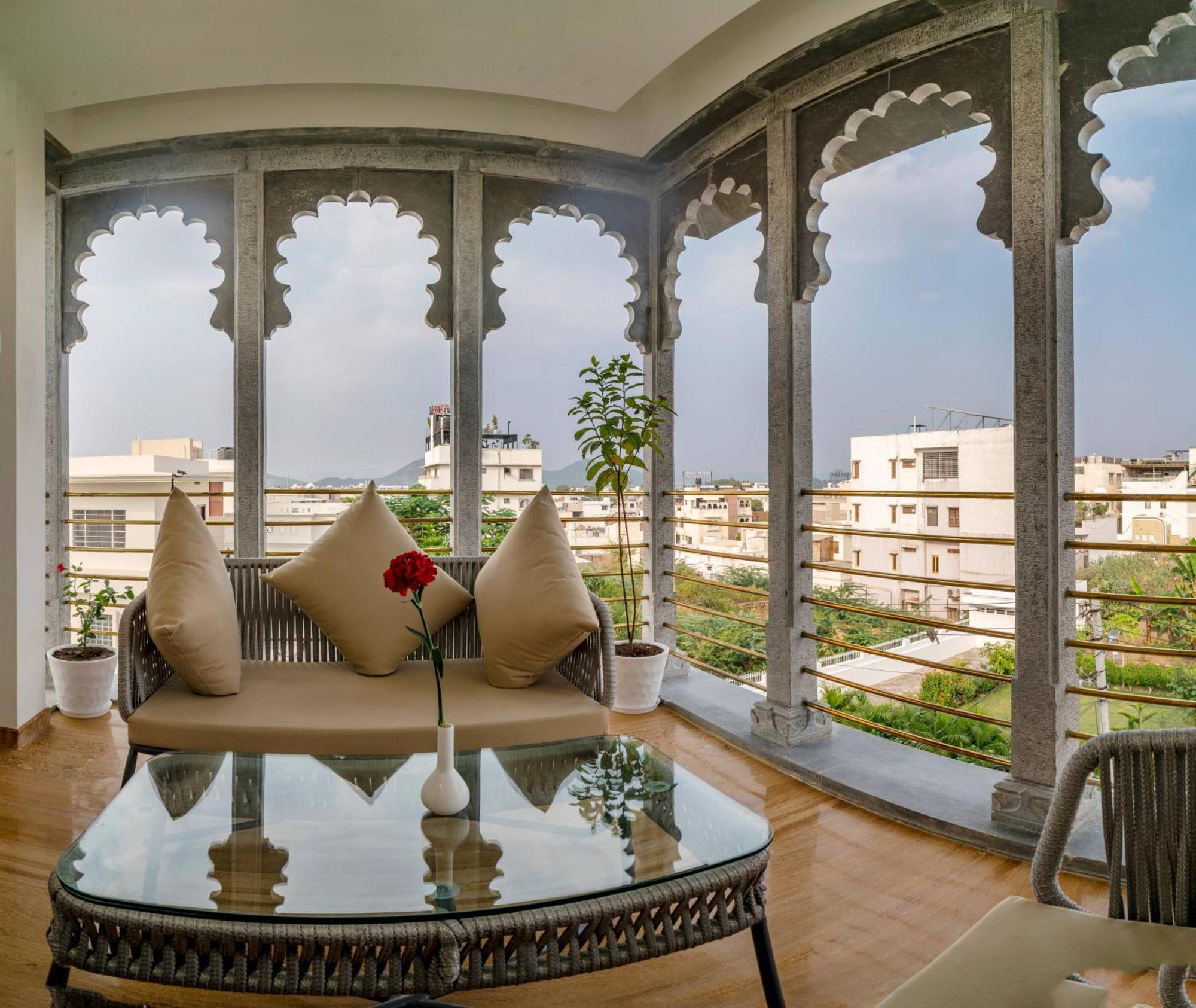 Khamma Ghani A Boutique Hotel อุเดเปอร์ ภายนอก รูปภาพ