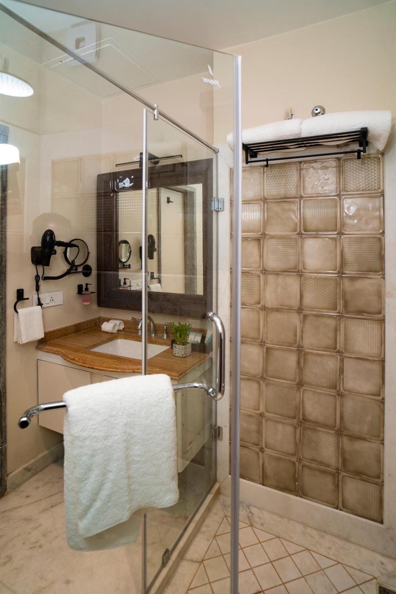 Khamma Ghani A Boutique Hotel อุเดเปอร์ ภายนอก รูปภาพ